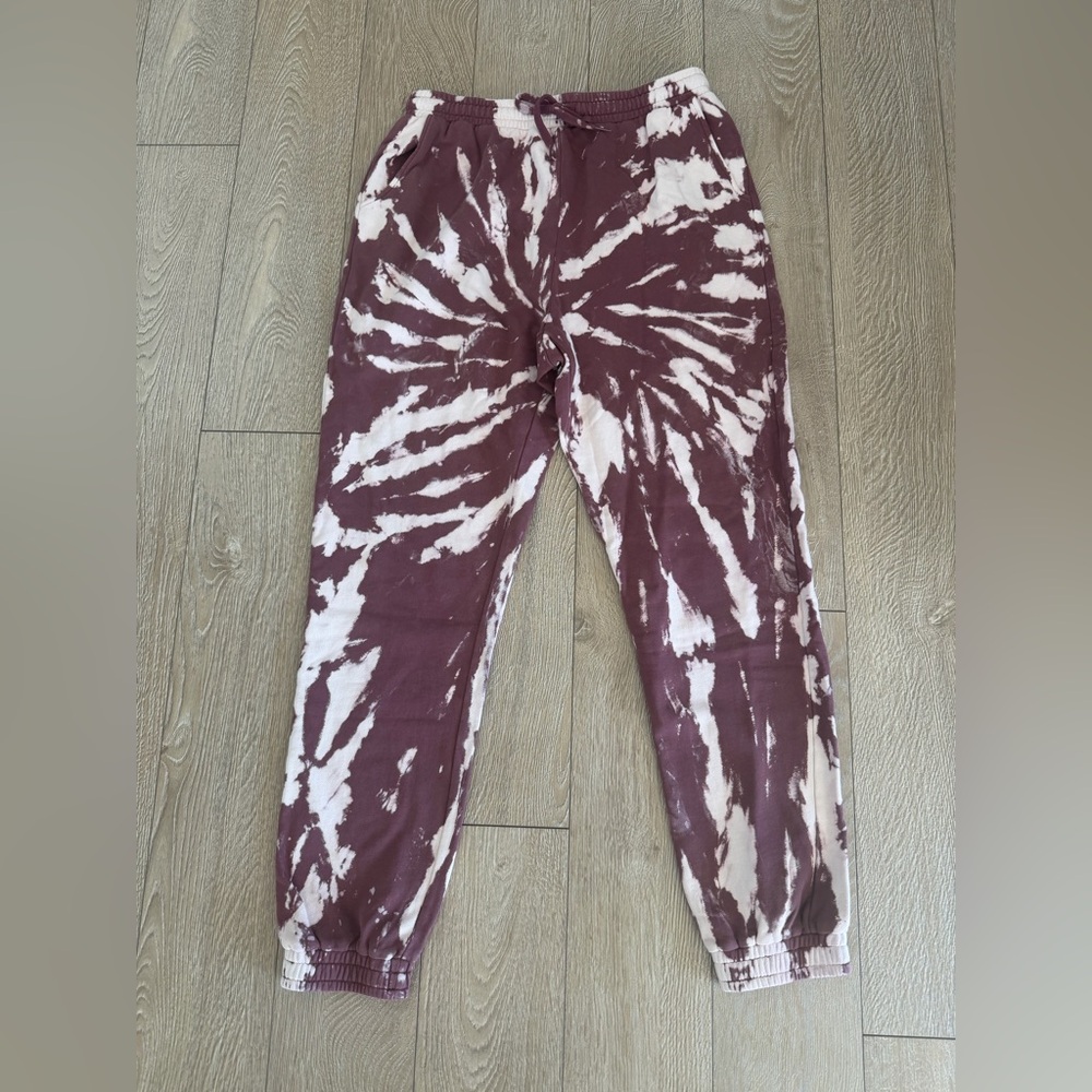 525 Large Tie Dye Joggers. 💜⚡️